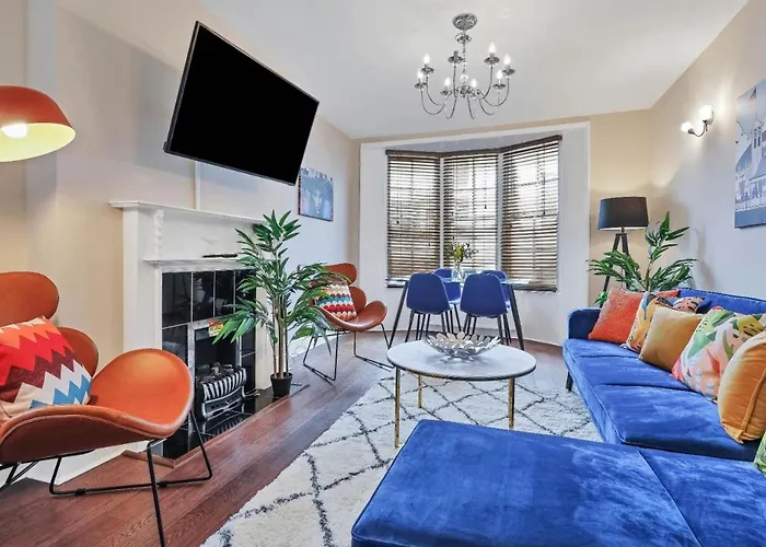 Central Lanes Pad By My Getaways Free Parking For One Car